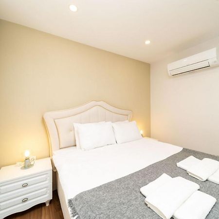 شقة Central Flat With Balcony Near Sea In Muratpasa أنطاليا المظهر الخارجي الصورة