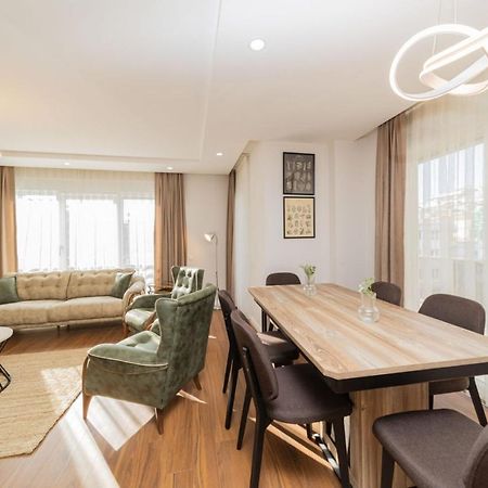 شقة Central Flat With Balcony Near Sea In Muratpasa أنطاليا المظهر الخارجي الصورة
