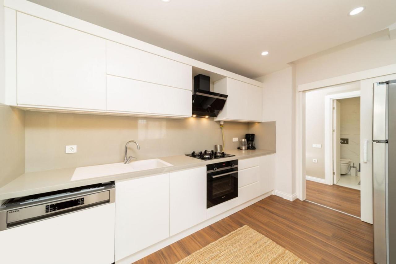شقة Central Flat With Balcony Near Sea In Muratpasa أنطاليا المظهر الخارجي الصورة