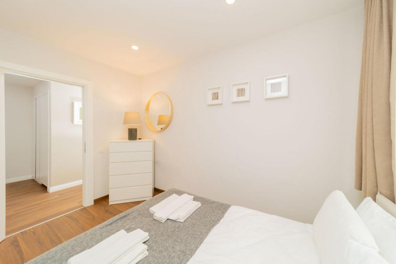 شقة Central Flat With Balcony Near Sea In Muratpasa أنطاليا المظهر الخارجي الصورة