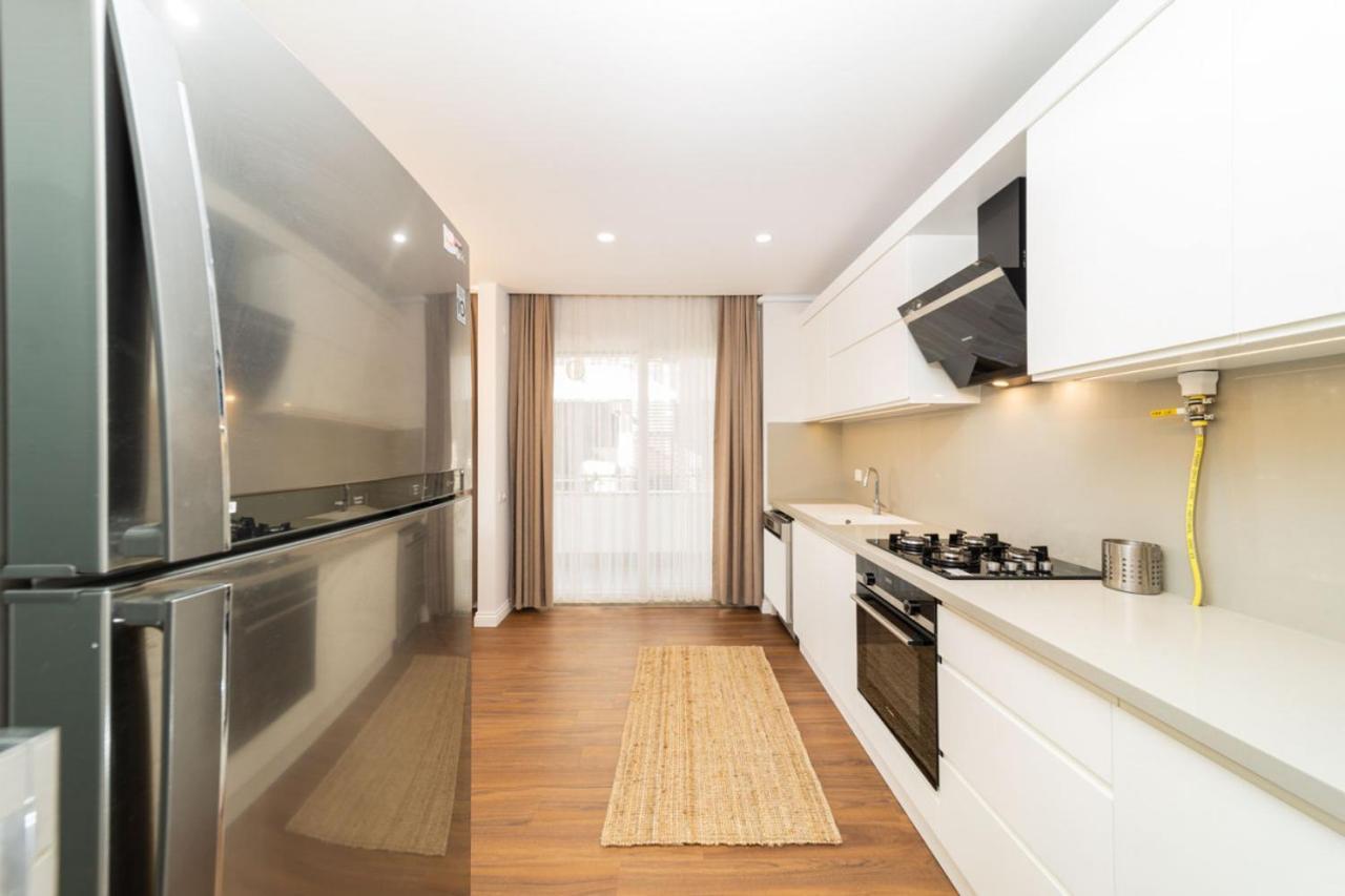 شقة Central Flat With Balcony Near Sea In Muratpasa أنطاليا المظهر الخارجي الصورة