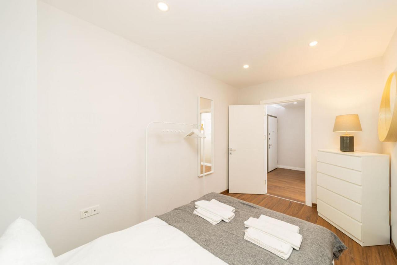 شقة Central Flat With Balcony Near Sea In Muratpasa أنطاليا المظهر الخارجي الصورة
