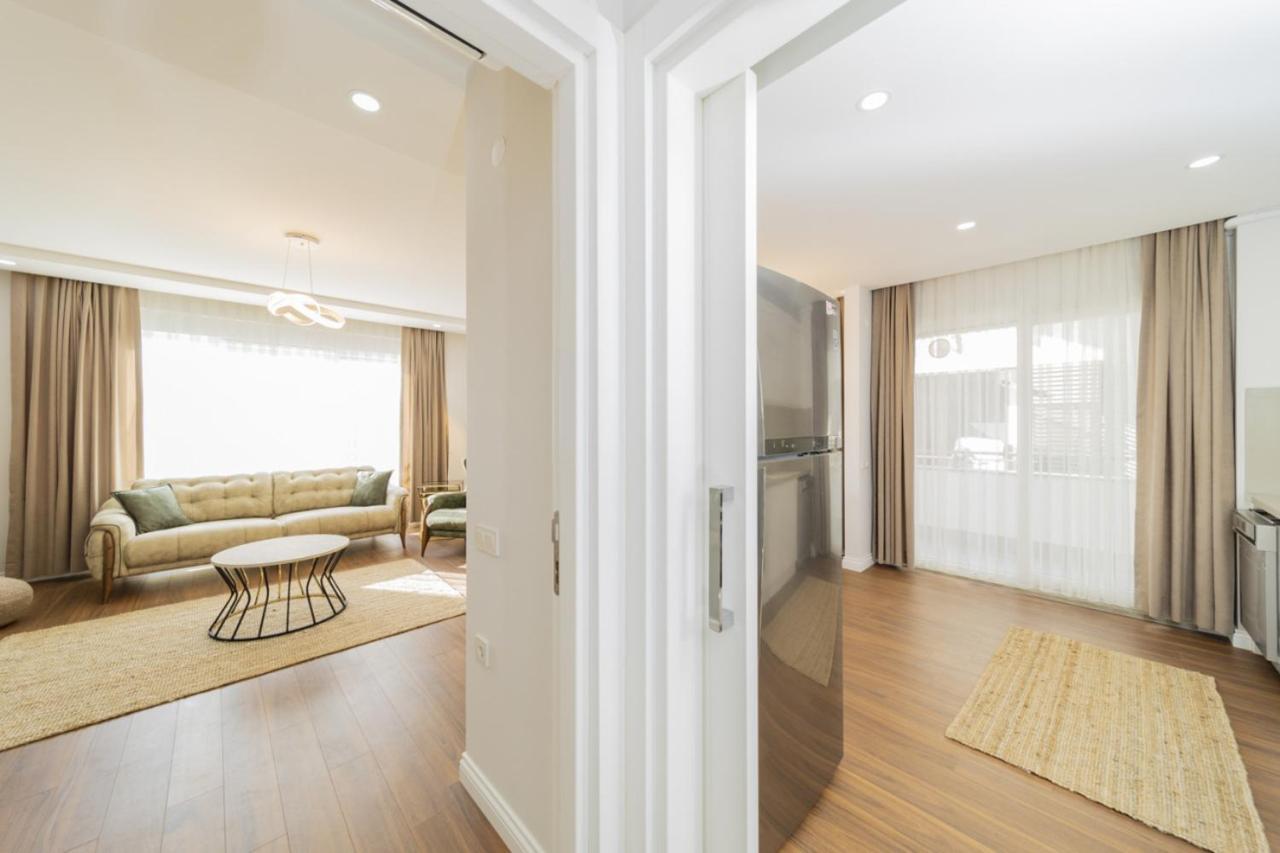 شقة Central Flat With Balcony Near Sea In Muratpasa أنطاليا المظهر الخارجي الصورة